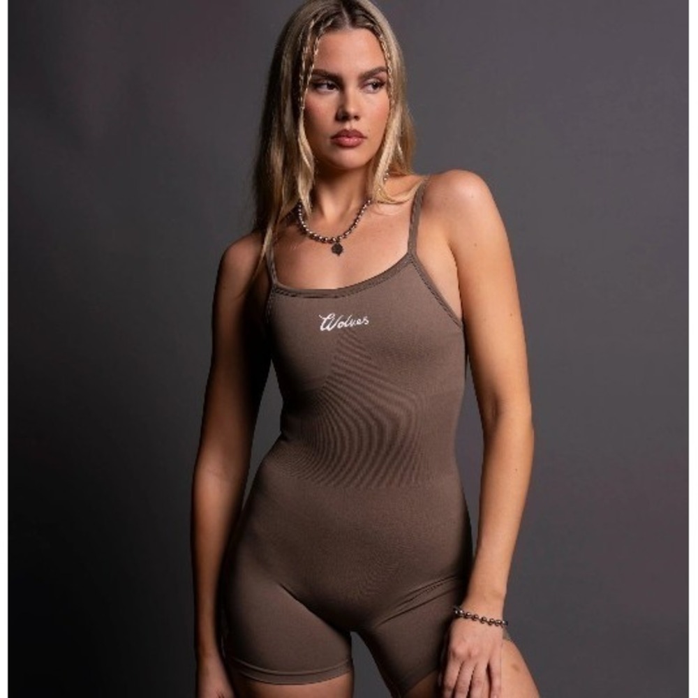 Darc Sport SHE Western Wolves Sonya Seamless Bodysuit Mojave Brown M NWT $75
